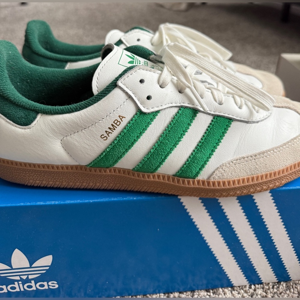 Adidas Samba Mens Size 9.5 Core White &Green Green.  So clean w/box!